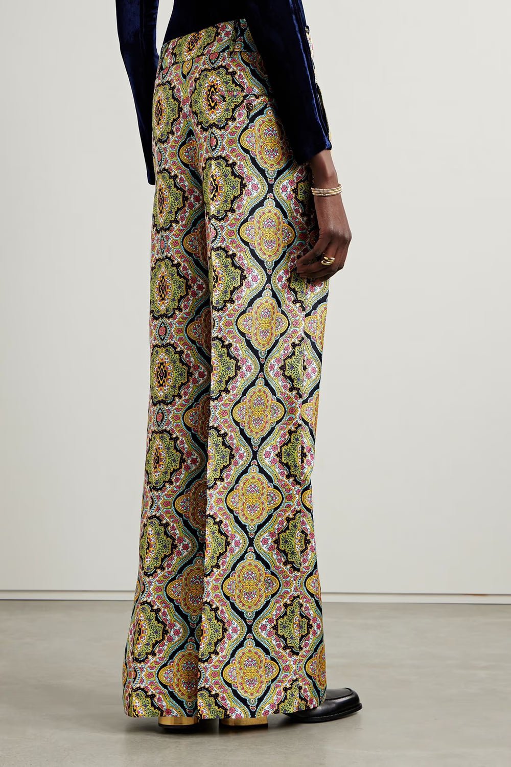 1c-source:aHR0cHM6Ly9pbWFnZXMuMS1jb21tZXJjZS5jb20vbWVkaWEvNzA4ODExZDctMzViNC00YzdiLTgxMDAtNDM1YTU2NDkyMjhmLmF2aWY=